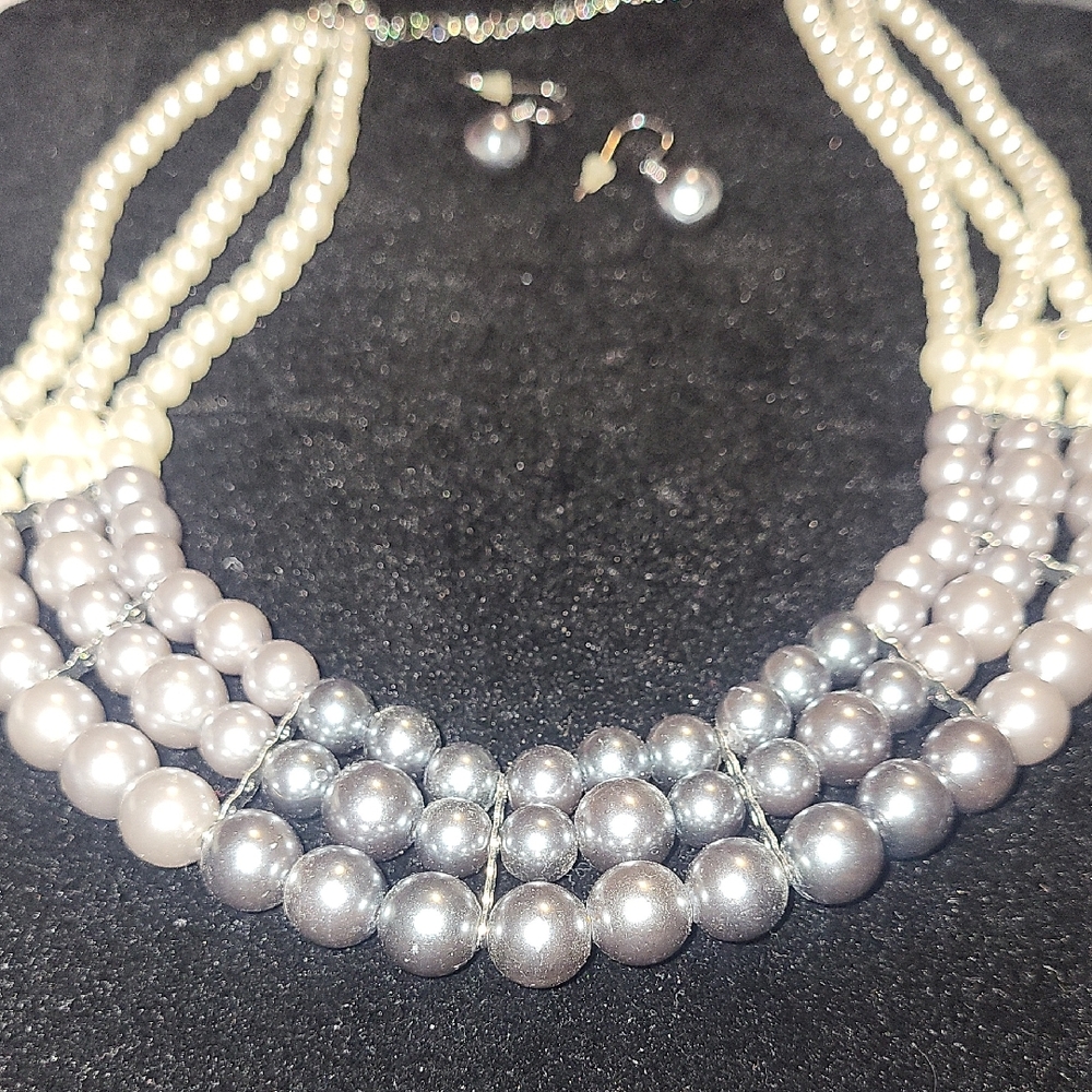 Elegant Fasion Pearl Necklace and Earring Set
